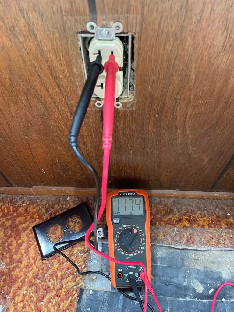 Electrical Outlet Replacement in Auburn — electrical outlet replacement